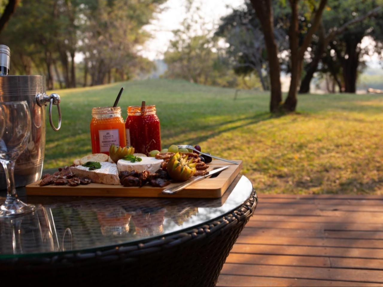 Kayova River Lodge Ndiyona Eksteriør billede