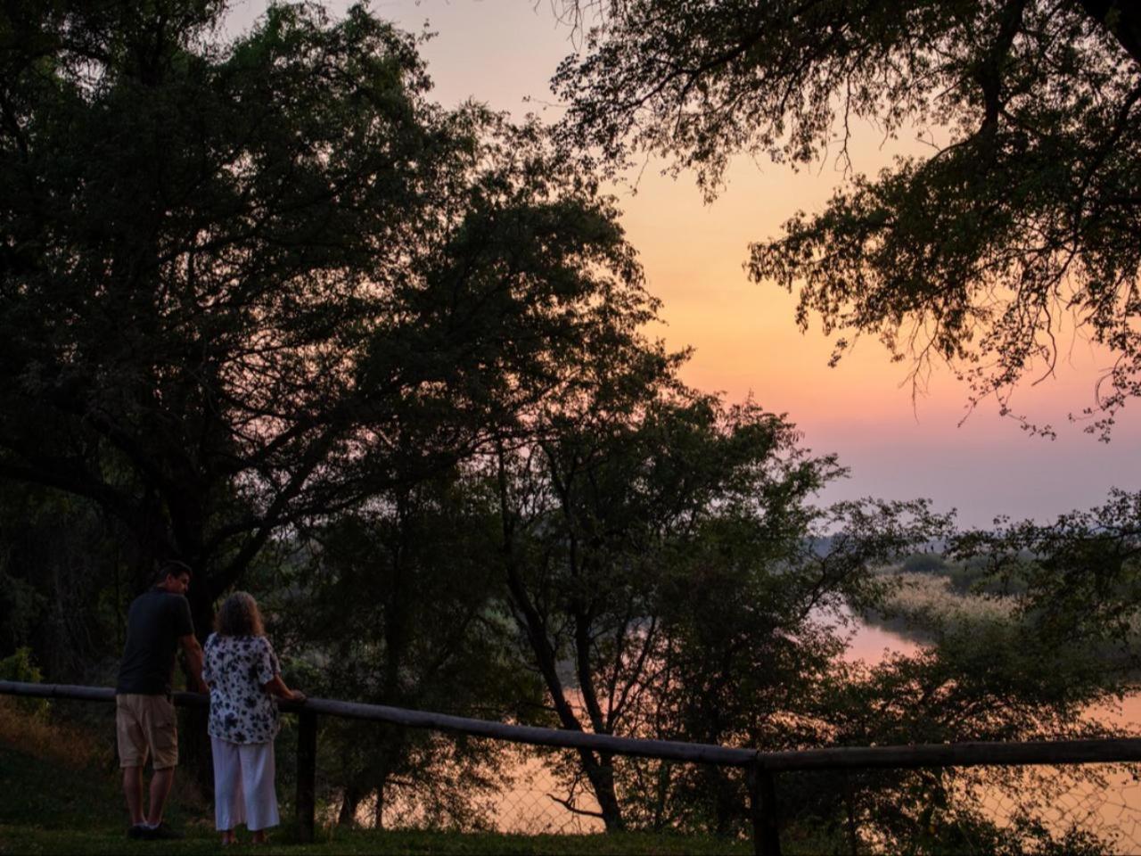 Kayova River Lodge Ndiyona Eksteriør billede